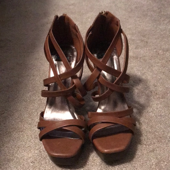 Brown strap wedges - Picture 3 of 5